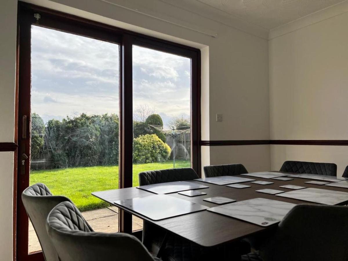 The Deja View House By Incredible Stay Peterborough Extérieur photo